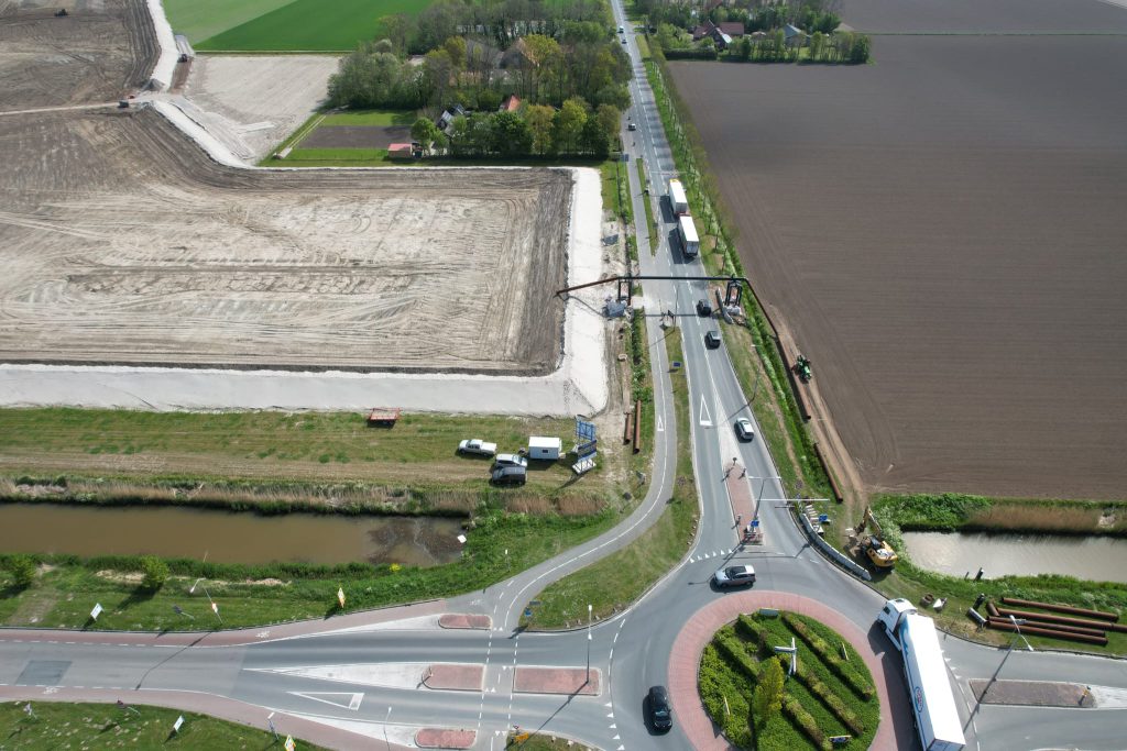 Luchtfoto zanddepot en overkluizing persleiding