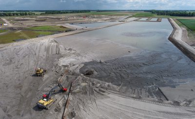 Het zanddepot van de Zeeheldenwijk van bovenaf gefotografeerd